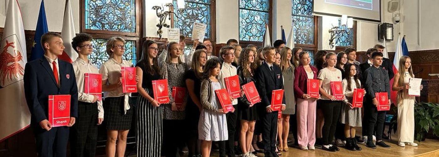 Nasze absolwentki wyróżnione stypendium Prezydenta Miasta Słupska